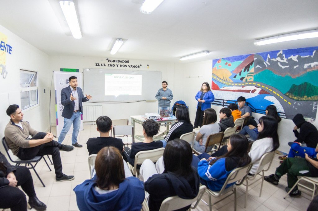 EL MUNICIPIO IMPULSA CHARLAS