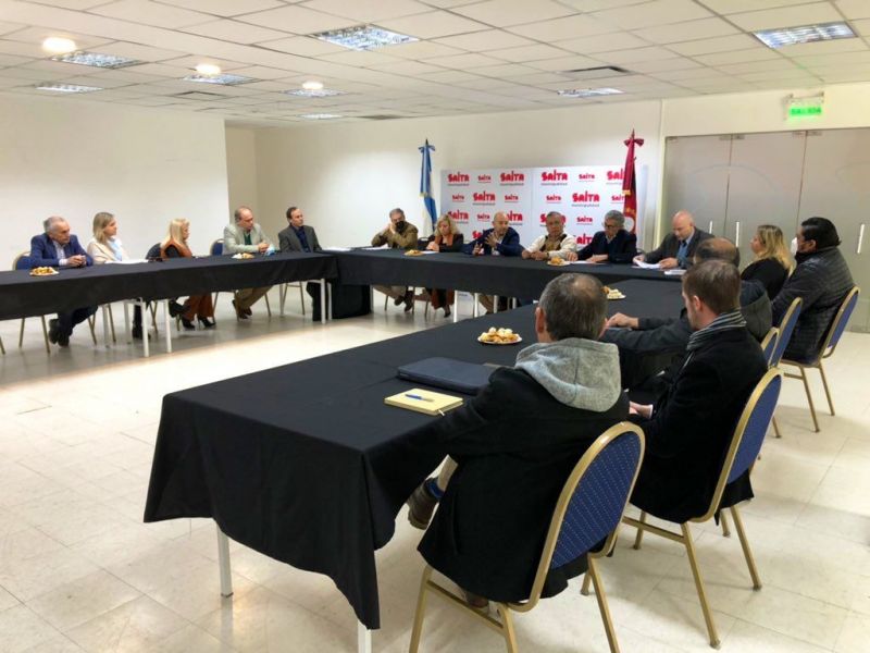 Por aparente macaneo a los vecinos