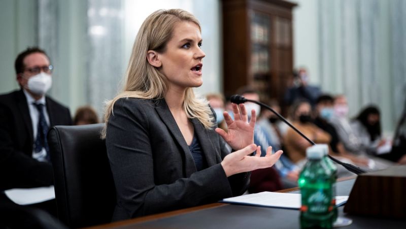 La advertencia de Frances Haugen sobre Facebook