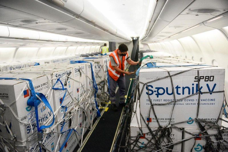 Al anochecer llegan más Sputnik
