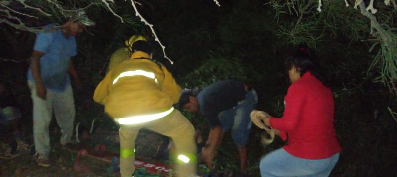 Vigilia por un joven caído a un pozo en Embarcación