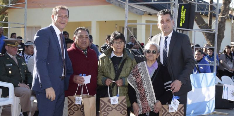 Gutiérrez encabezó los festejos por el 104° aniversario de Aluminé.