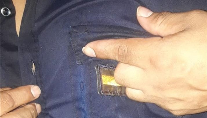 Un policía recibió una puñalada en una dependencia