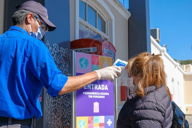 De a poco, los shoppings se reactivan y hay más movimiento en el centro