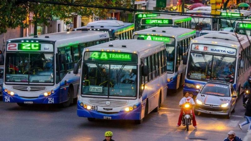 Suspenderían servicios de colectivos desde el viernes