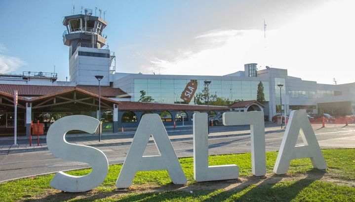 El aeropuerto de Salta rechazó un vuelo privado con pasajeros de Buenos Aires