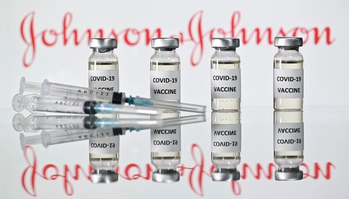 Recomiendan en EE.UU. detener el uso de la vacuna de Johnson & Johnson tras seis casos de coágulos sanguíneos