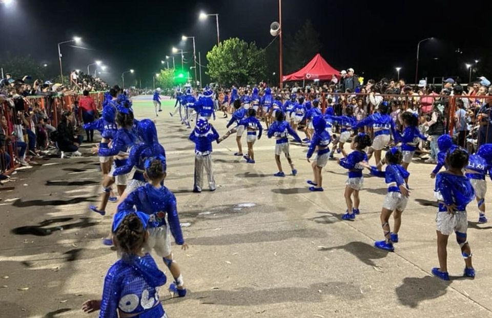 El carnaval se vive a pleno con corsos en toda la provincia