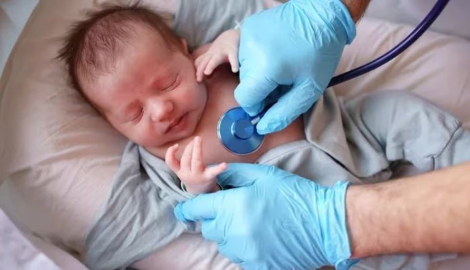 La ANMAT aprobó el primer anticuerpo monoclonal contra la bronquiolitis destinado a bebés menores a 24 meses