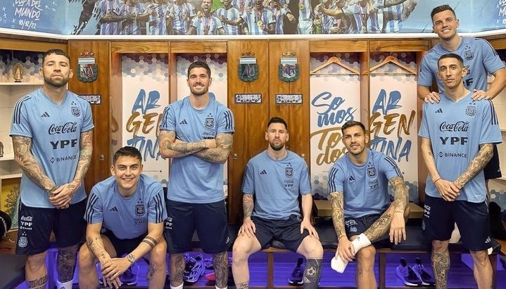 Con la llegada de Messi, ya se vive la fiesta del campeón