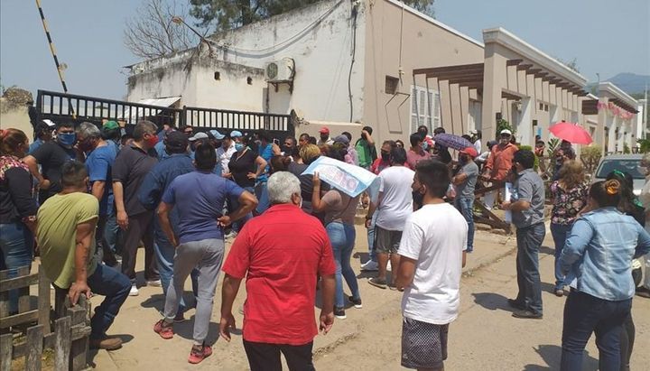Aguaray: vecinos exigen que Prado "pague de su bolsillo" a sus abogados