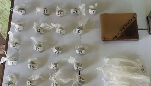 Una abuela usaba a su nieto de "dealer"