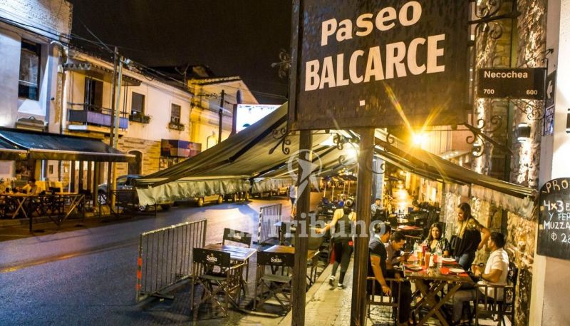 Alivio para gastronómicos y artistas de la Balcarce: las nuevas restricciones no los afecta