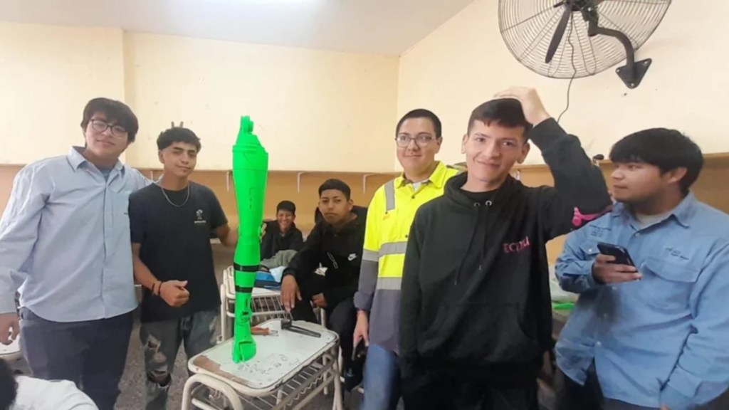 Gral. Güemes: La escuela Nikola Tesla creó el primer robot humanoide
