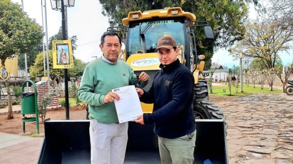 Tras 5 años pagando deudas, Moldes pudo comprar vehículos