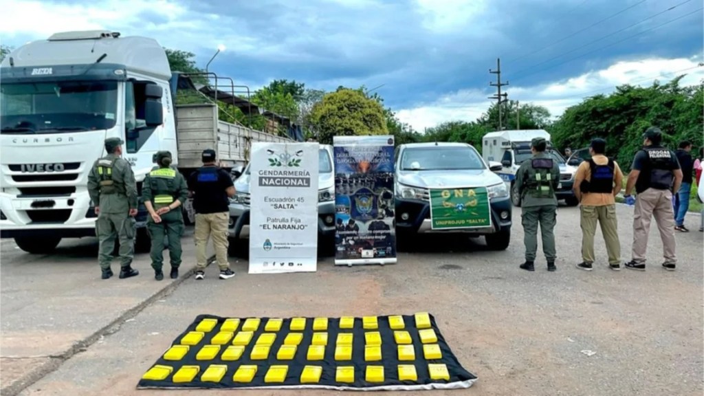 Golpe al narcotráfico en Salta: cayeron con 41 kilos de cocaína en El Naranjo