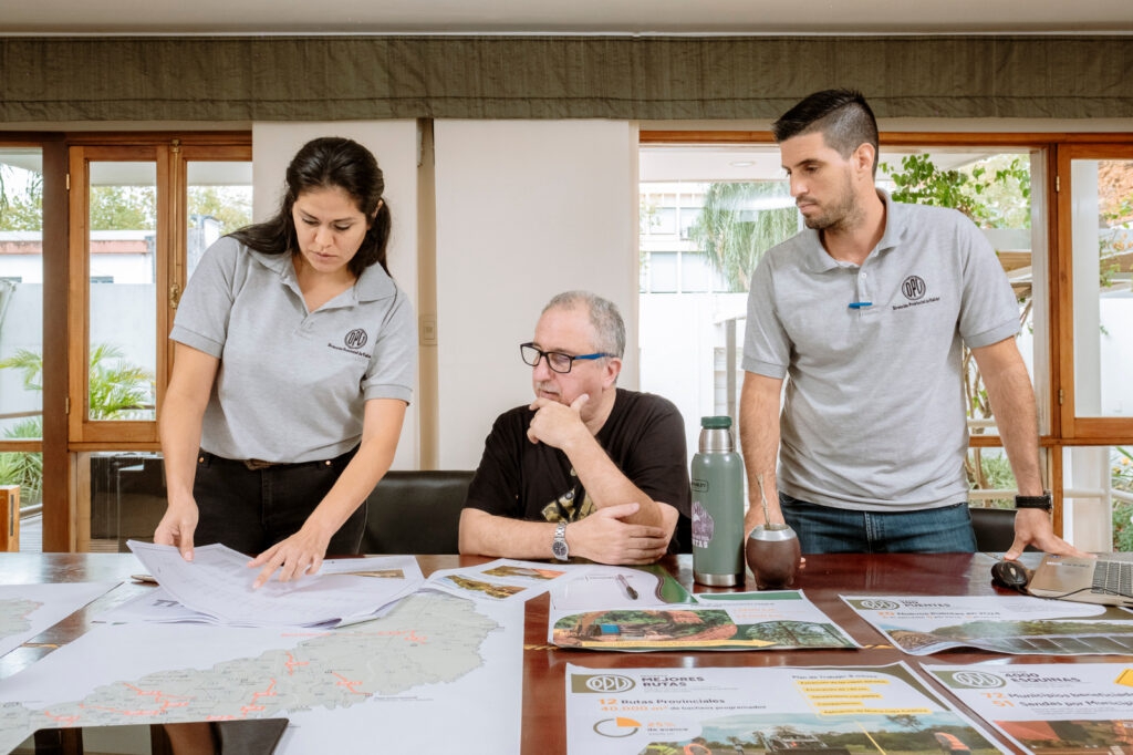 Misiones: Con fondos provinciales se ejecutan ambiciosos programas en estratégicas obras viales