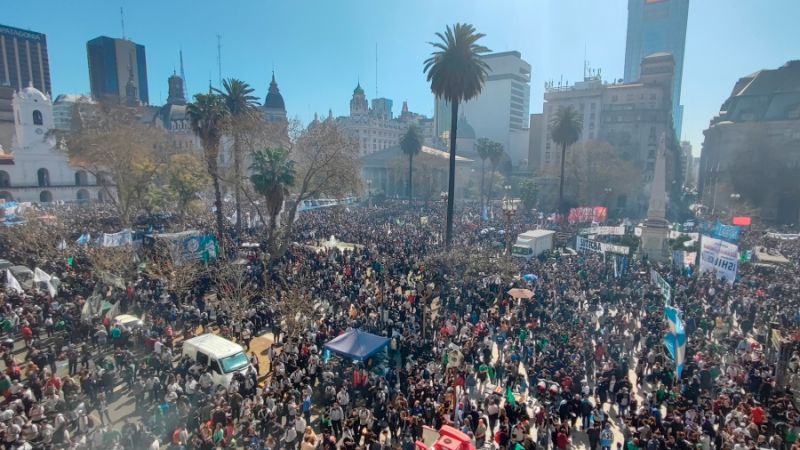 Tras el atentado contra Cristina Kirchner en todo el país se movilizaron para repudiar el hecho y apoyar a la Vicepresidenta – Documentos gráficos