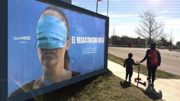 Digno de imitarse: "El negacionismo mata": impactante campaña de concientización contra el coronavirus en La Pampa