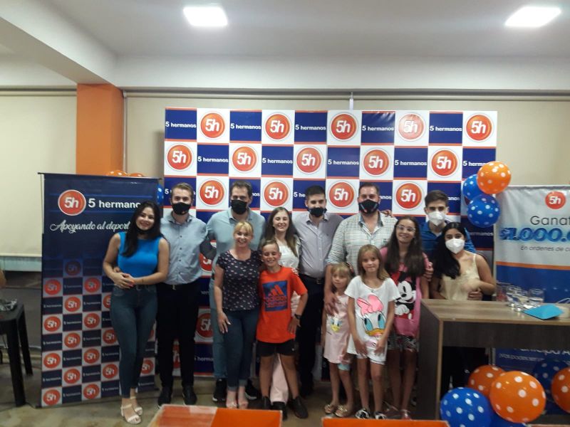 Misiones: La firma "5 Hermanos" realizó su millonario sorteo de fin de año – Listado de ganadores de sus sucursales