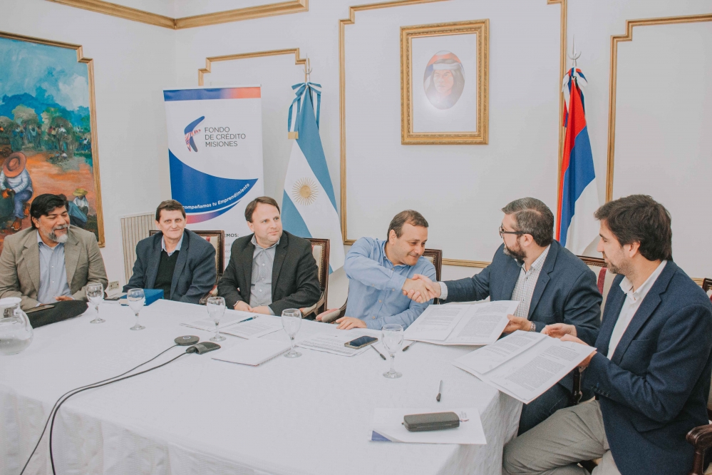 Herrera Ahuad acompaño la firma de convenio entre el IAAviM, el INCAA y el FCM