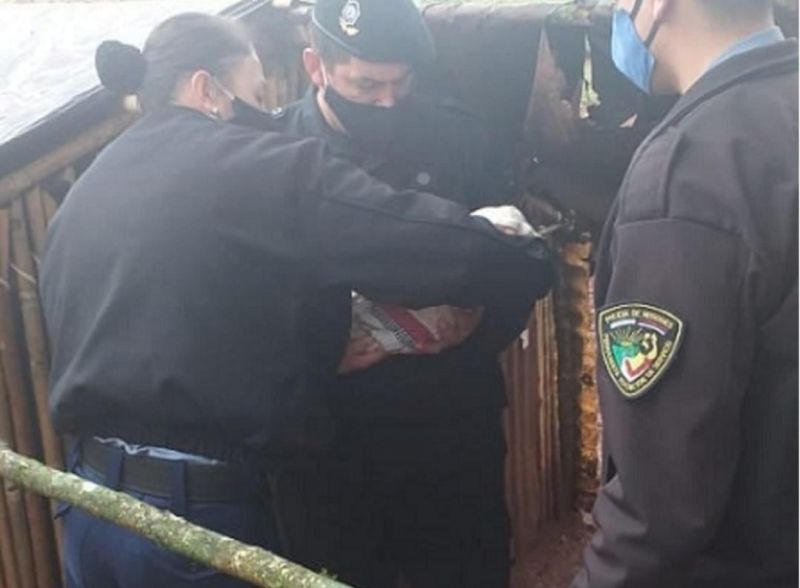 MISIONES - San Vicente: Joven dio a luz en su vivienda y Policías la asistieron y trasladaron al Hospital