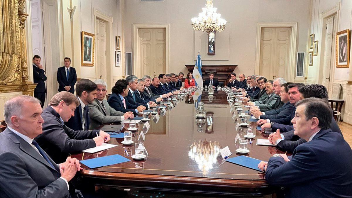 Aumenta la tensión entre Milei y los gobernadores: Los recursos para las provincias serán los más bajos en 8 años
