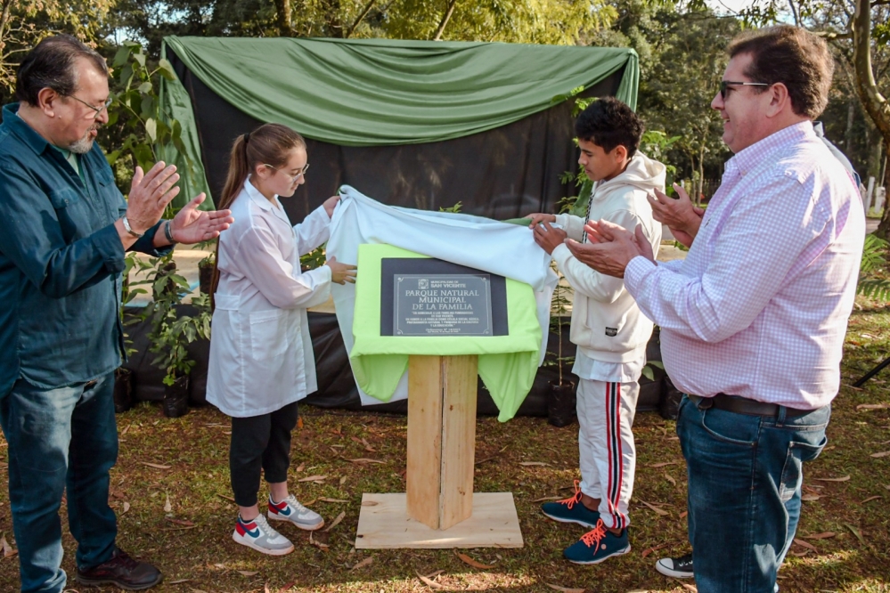 Comunales sanvicentinas: El HCD impuso oficialmente el nombre “Parque Natural Municipal de la Familia” al Lote 7 – ACTO Nominación y Compromiso por el Día del Medio Ambiente