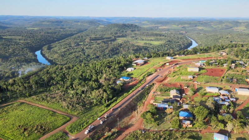 Vecinos de El Soberbio beneficiados con las obras de acceso sobre RP13
