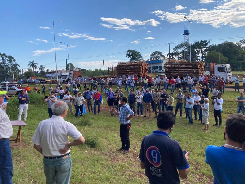 Misiones: Productores “autoconvocados” realizaron asamblea “antipiquetes” en Eldorado