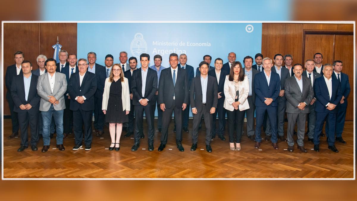 Massa garantizó los fondos a las provincias para el pago de sueldos y aguinaldos
