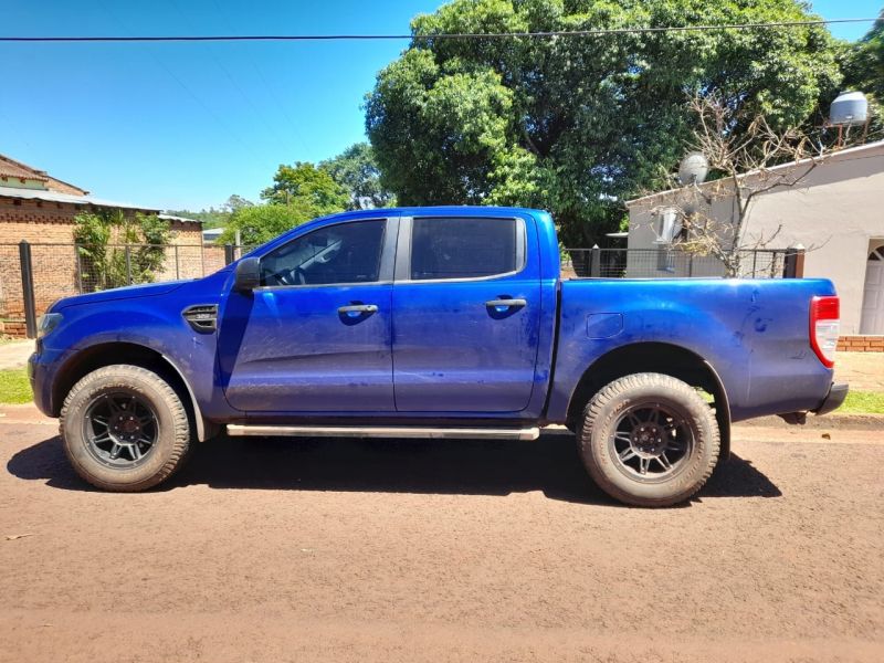MISIONES – Apóstoles: Fotografió su camioneta “sobre tacos” y realizó una falsa denuncia
