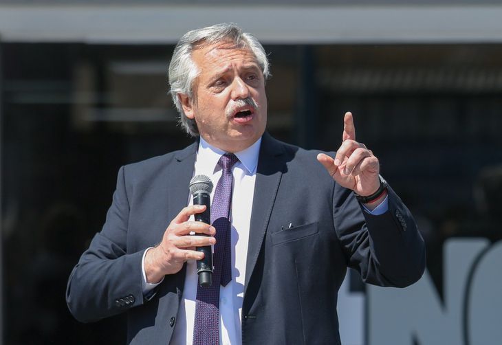 El Presidente Alberto Fernández está "estable, sin síntomas y con una evolución favorable"