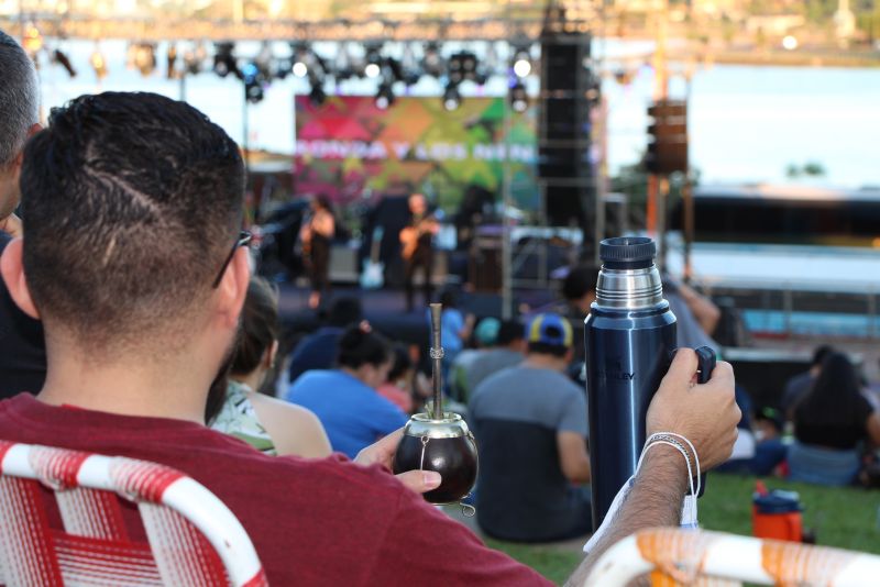 Con miles de jóvenes y el apoyo de yerbateras, se vivió un exitoso Mate Rock 2021