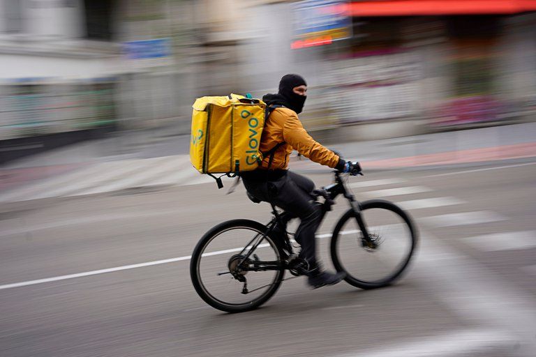 La empresa "Glovo" se va de la Argentina