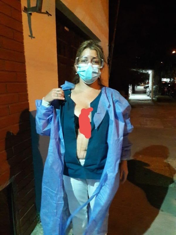 BUENOS AIRES - Familiares de paciente oncológica golpearon y le arrancaron la ropa a una médica