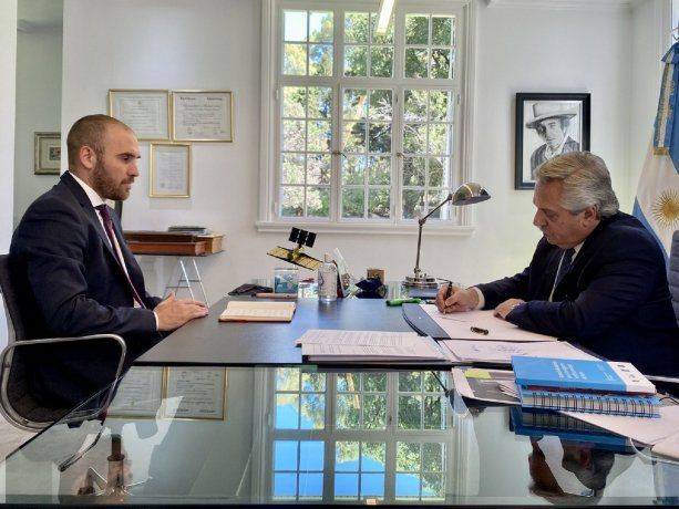 Martín Guzmán rechazó enviar otro Presupuesto al Congreso - Massa se refirió al perjuicio a las provincias