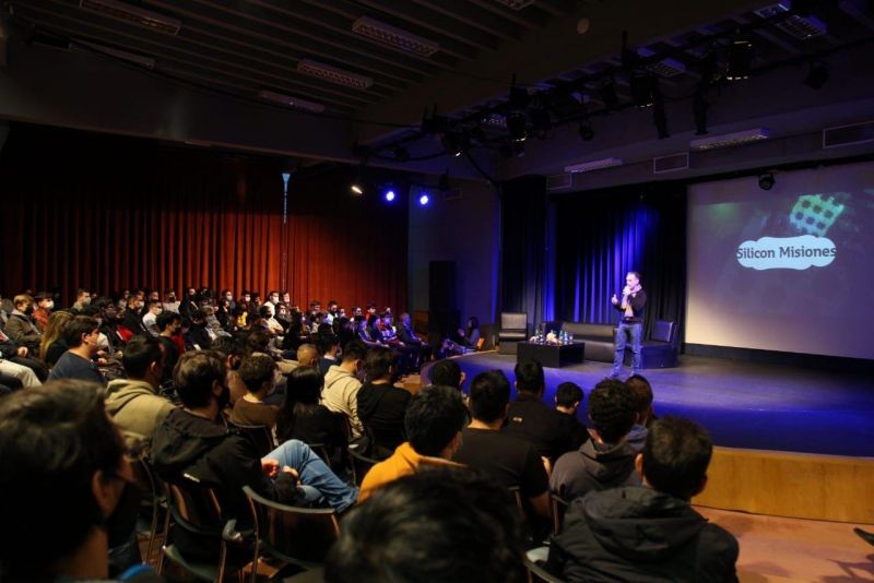 Silicon Misiones continúa fomentando la formación de profesionales en tecnología