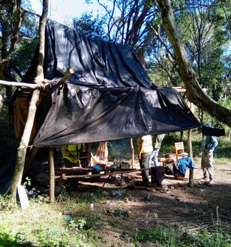Misiones: En operativo de fiscalización el Ministerio de Trabajo clausuró un campamento de tareferos en Andresito