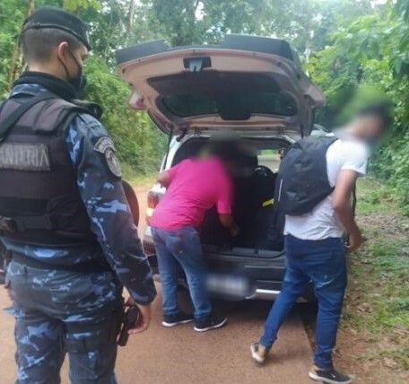 MISIONES – Pto. Iguazú: Joven extranjero intentó ingresar al país escondido en el baúl de un taxi