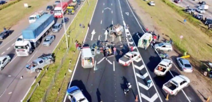 BUENOS AIRES – Fatal accidente en Panamericana: un muerto y cuatro heridos graves – VIDEO