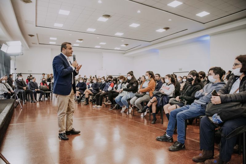 Herrera Ahuad acompañó el lanzamiento de la Edición 2022 del Programa “Jueces en la Escuela”