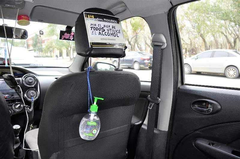 Alcohol en gel: “Tenerlo en el interior de los autos es una bomba de tiempo”