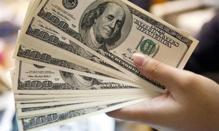 Dólar: en el primer día con las nuevas restricciones, el blue a $145