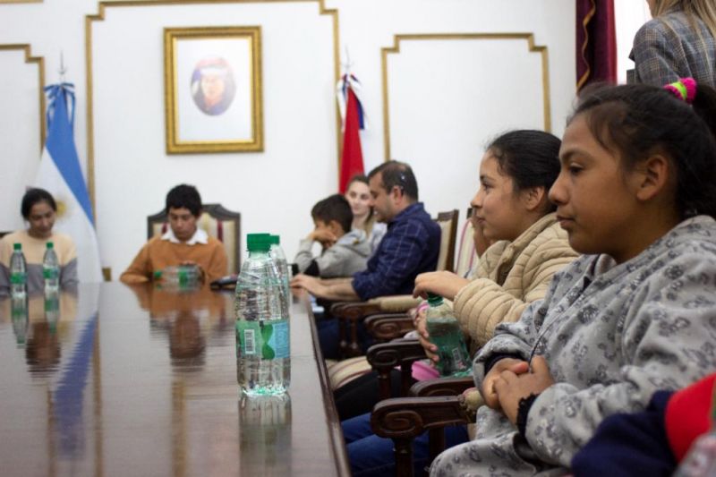 El Gobernador Herrera Ahuad recibió a estudiantes de San Vicente que visitaron la Casa de Gobierno