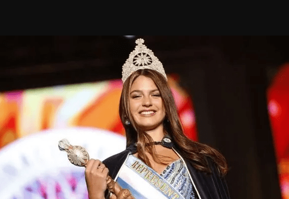 La misionera Tiziana Vignolles es la nueva Reina Nacional de los Estudiantes