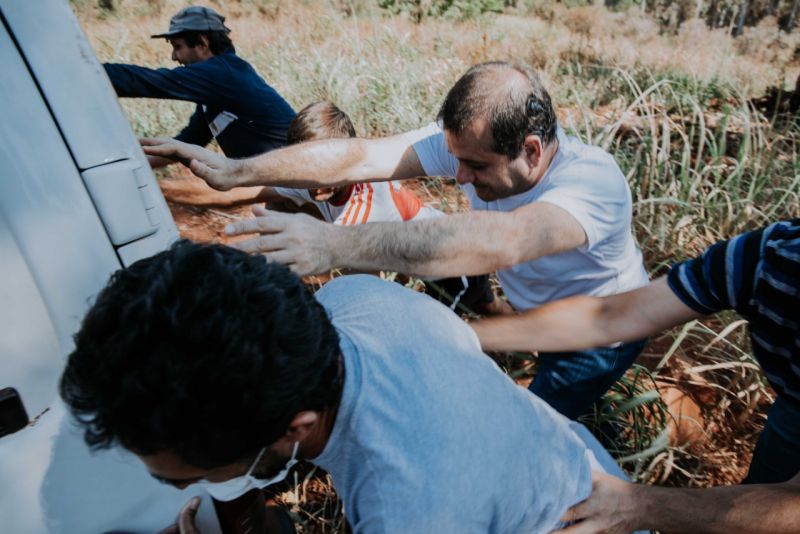 Herrera Ahuad recorrió las zonas afectadas por incendios