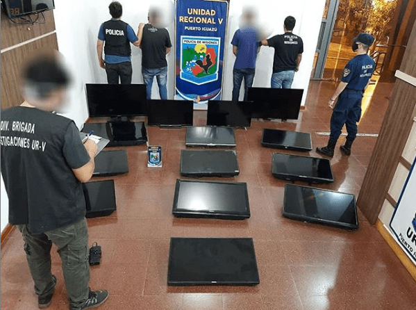 MISIONES- Puerto Iguazú: Capturaron a dos hombres que robaban televisores de hoteles