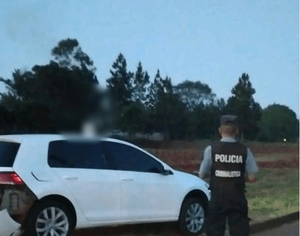 MISIONES - San Vicente: Conducía un auto robado, quiso embestir a policías y fue detenido