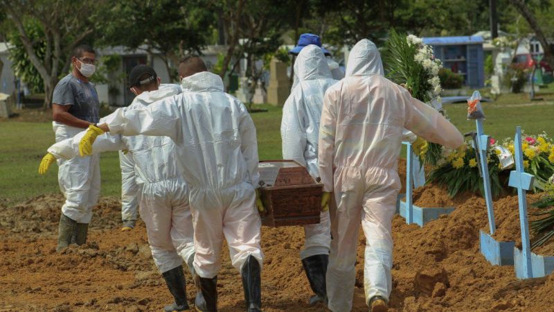 BRASIL – Coronavirus: Más de 300 mil muertes y masivo cacerolazo contra Bolsonaro cuando hablaba por cadena nacional - VIDEO